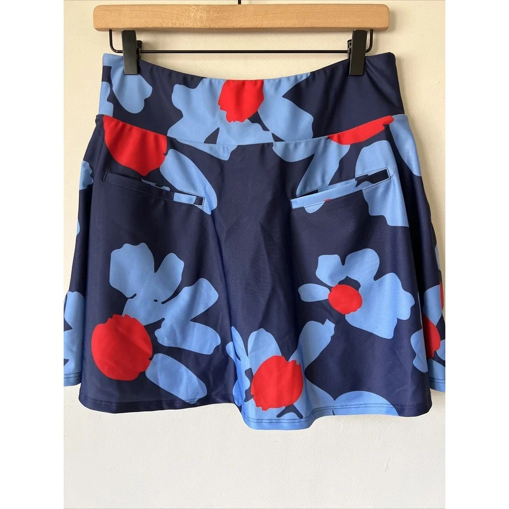 Emyvale Galway Golf Skirt in Blue Daisy Size M Skort Pockets NYC Luxury Cute